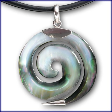 Edler Perlmutt Anh&auml;nger "Koru Spirale mit Silberspitze"