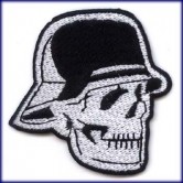 Aufb�gler / Aufn�her  Totenkopf mit Stahlhelm 