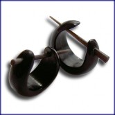 Kleine Schwarze Creolen aus Horn