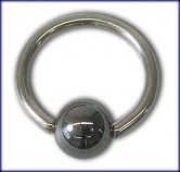 Piercing Ring aus Titan mit H�matitkugel