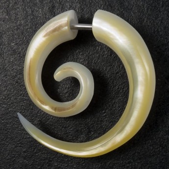 Fake Piercing Spirale aus schimmernden Perlmutt