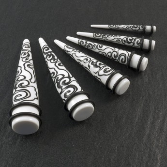 Weisses Expander Set  Schwarzes Tattoo Tribal  zum Aufdehnen der Ohrl�cher 